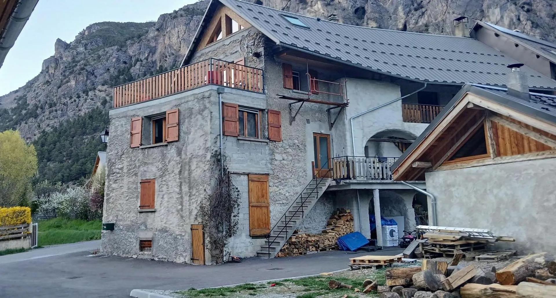 Maison De Village La Roche-de-Rame 0*,  France